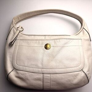 Coach Vintage Shoulder Signature Leather handbag White